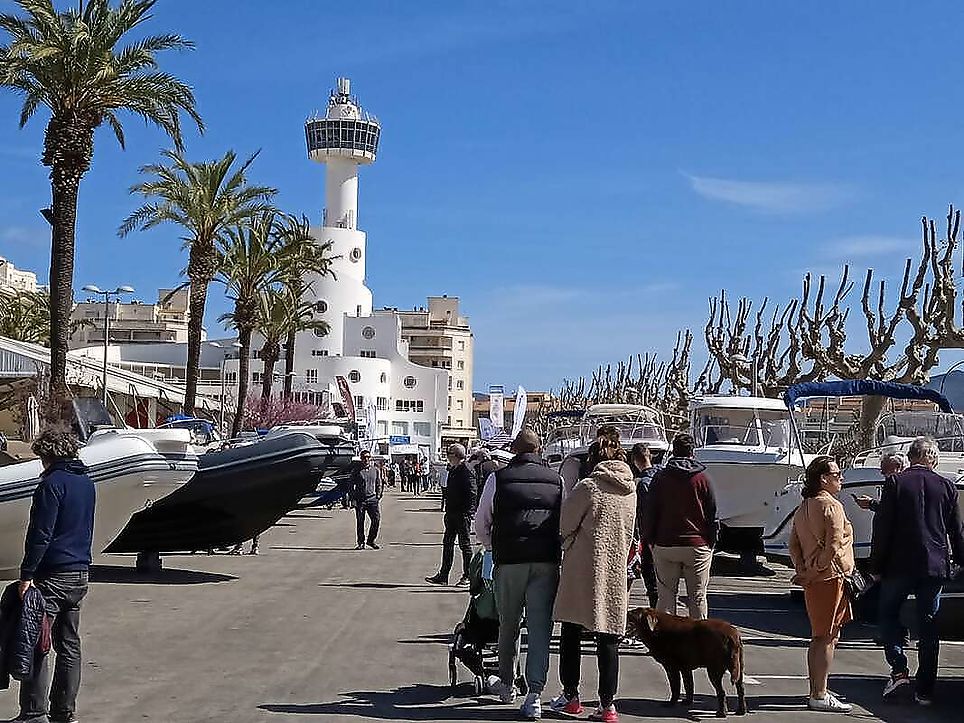 SALON DU BATEAU D'OCCASION A EMPURIABRAVA